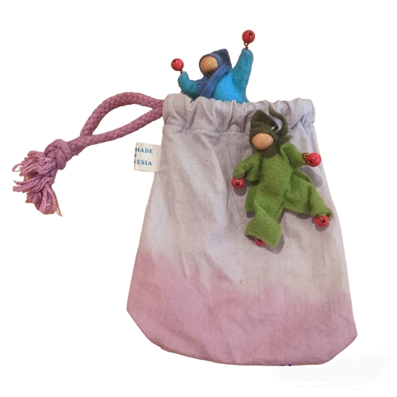 Vintage Handcrafted poseable Amish Dolls in handcrafted bag drawstring Pouch - Picture 8 of 16